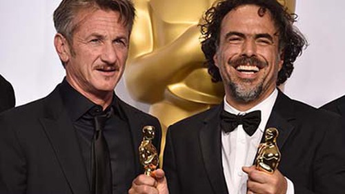Sean Penn không hối tiếc vì đùa "thô" về dân nhập cư